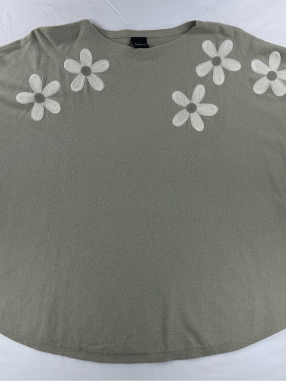 Aaeda Floral Appliqué Scoop Neck Sweater - Olive Green